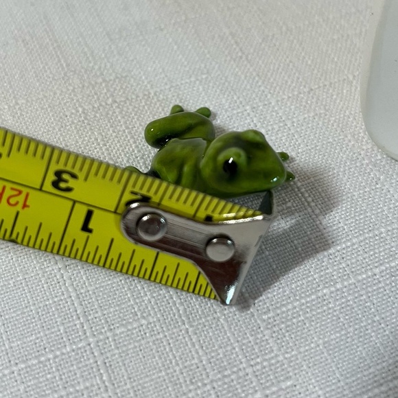 Frog Decor & Letter G with WHIZZ - White and Green. Fun. G-WHIZZ - Picture 6 of 6